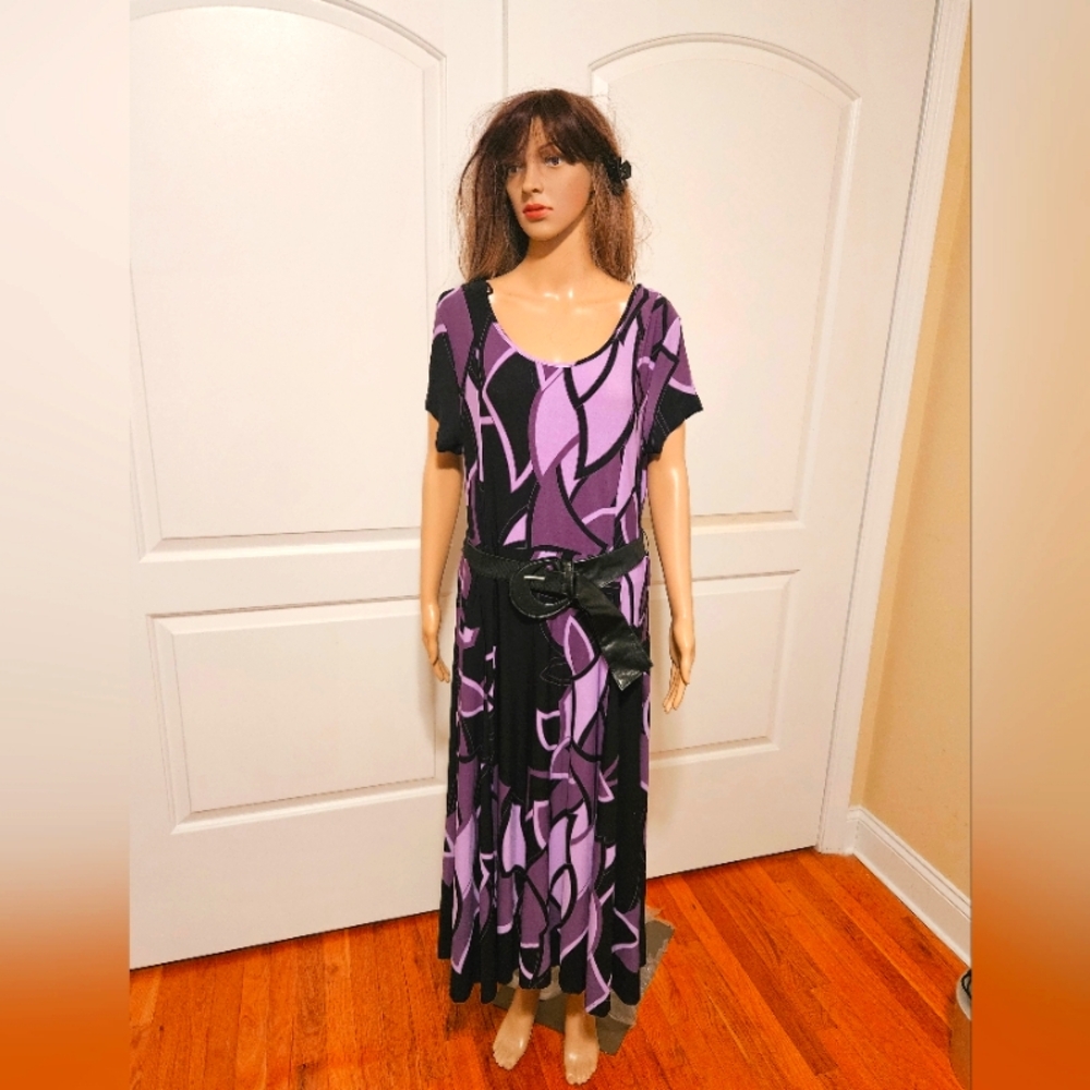 Lavender wrinkle free dress size L